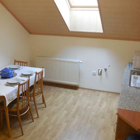 Privat Pod Kostolom - Ubytovanie Valča Exterior foto