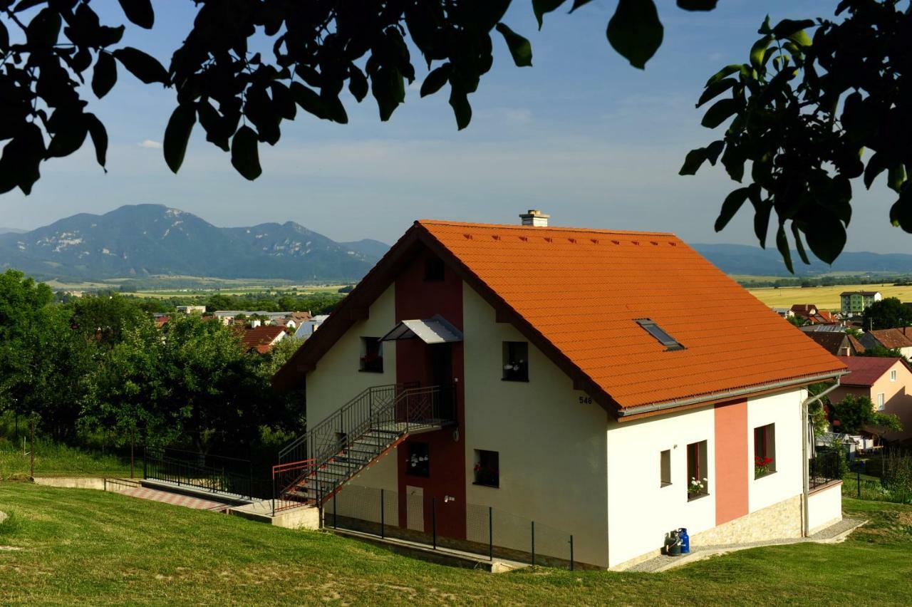 Privat Pod Kostolom - Ubytovanie Valča Exterior foto