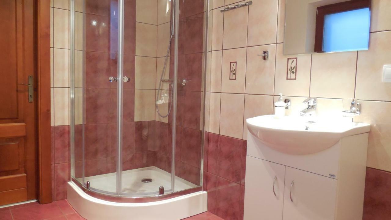 Privat Pod Kostolom - Ubytovanie Valča Exterior foto